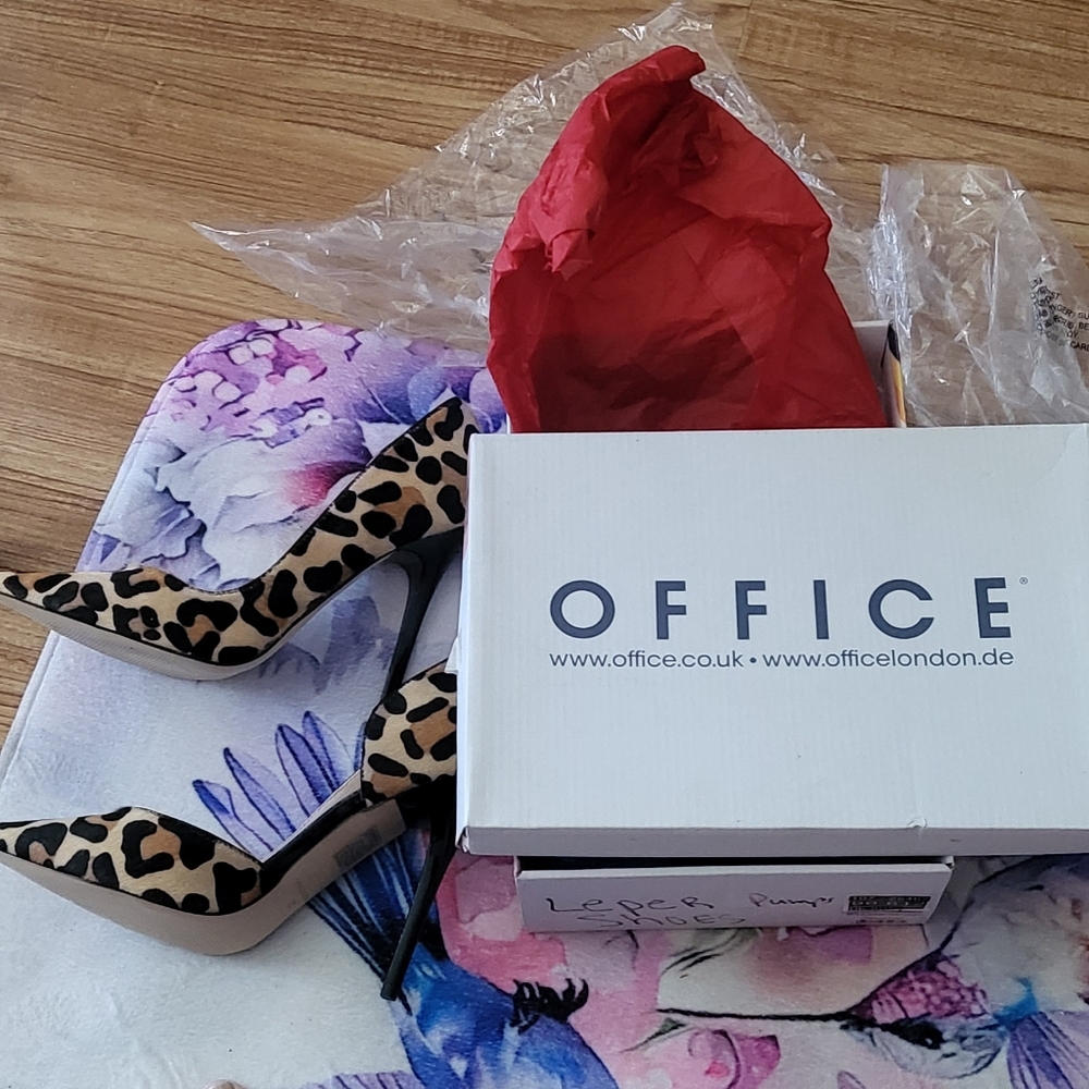 LEOPARD DORSAY HEELS - Picture 2 of 8